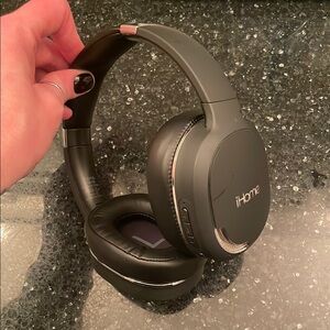 iHome Black Over-Ear Headphones with Ergonomic Design and Premium Build